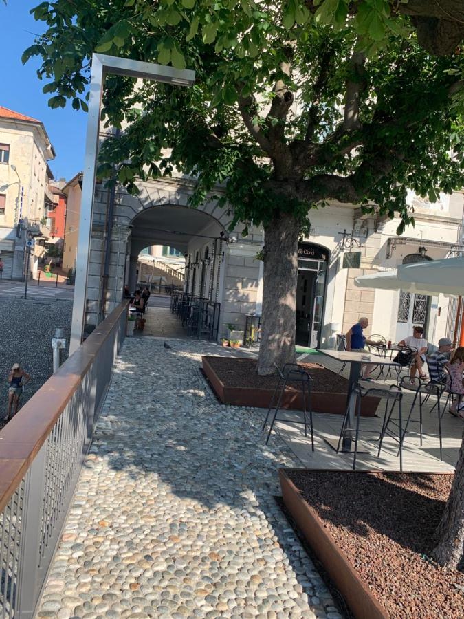 Palazzo Clerici Apartment Luino Luaran gambar