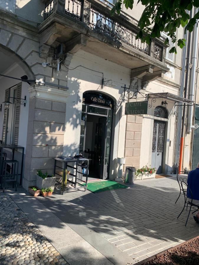Palazzo Clerici Apartment Luino Luaran gambar