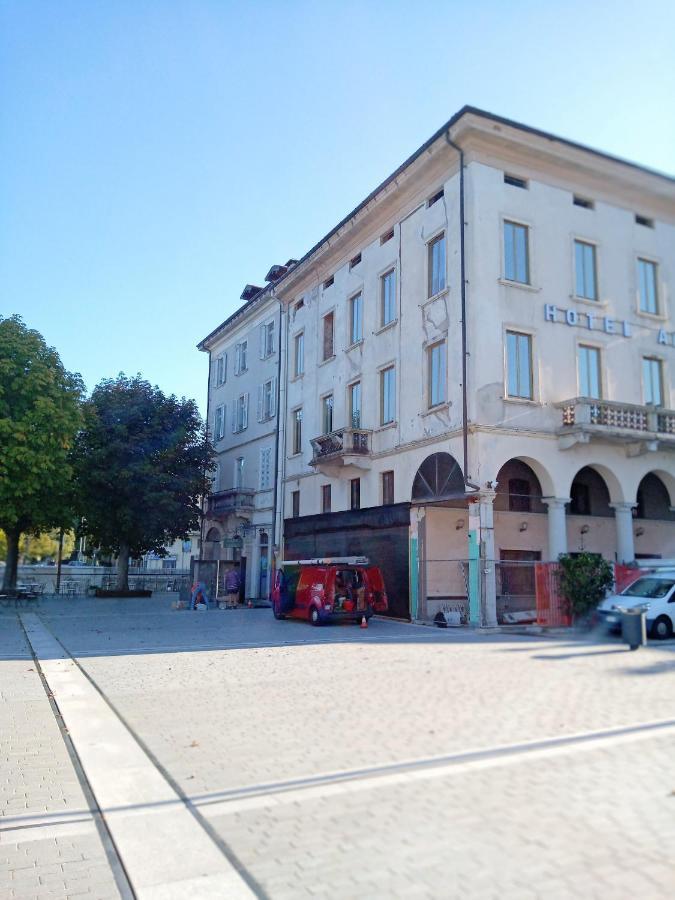 Palazzo Clerici Apartment Luino Luaran gambar